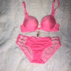 Victoria Secrets Push up bra set. Bra size 32b, and XSmall underwear